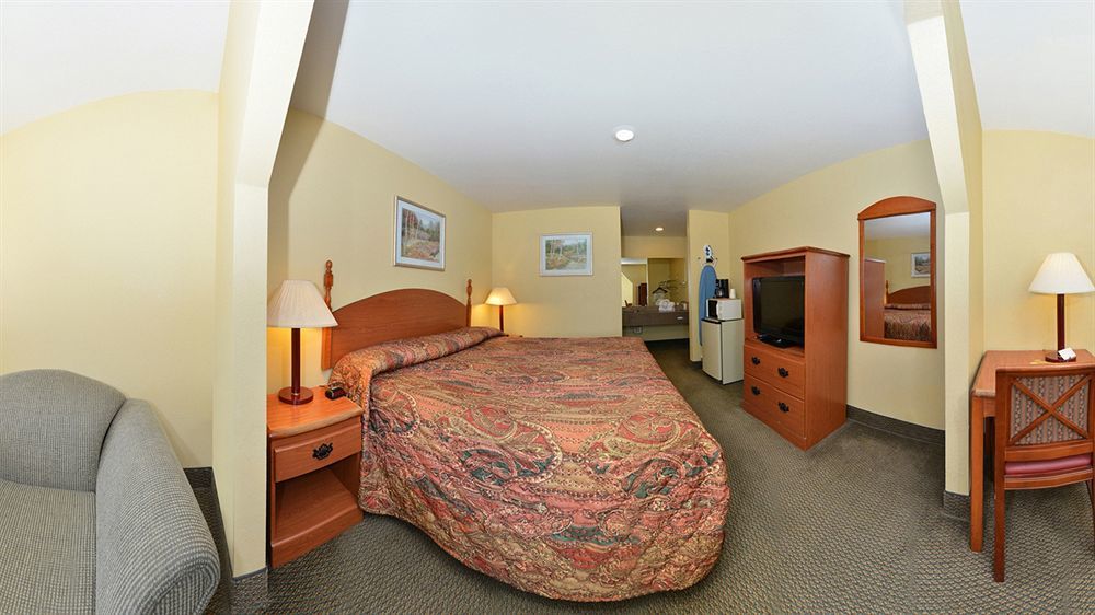 Days Inn By Wyndham Abbeville Екстер'єр фото