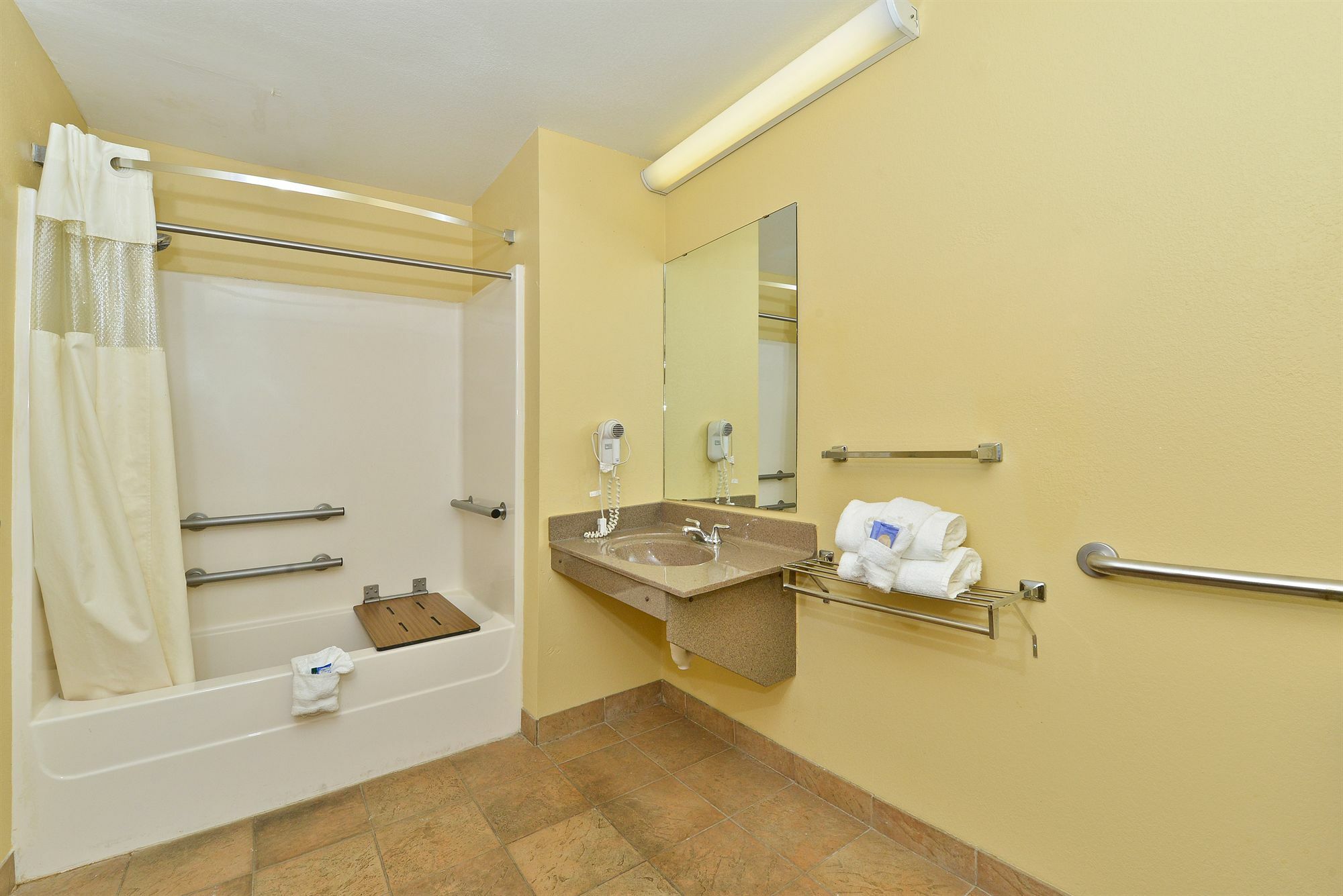 Days Inn By Wyndham Abbeville Екстер'єр фото
