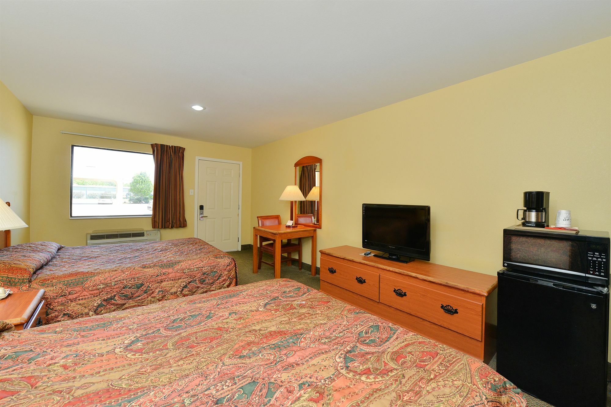 Days Inn By Wyndham Abbeville Екстер'єр фото