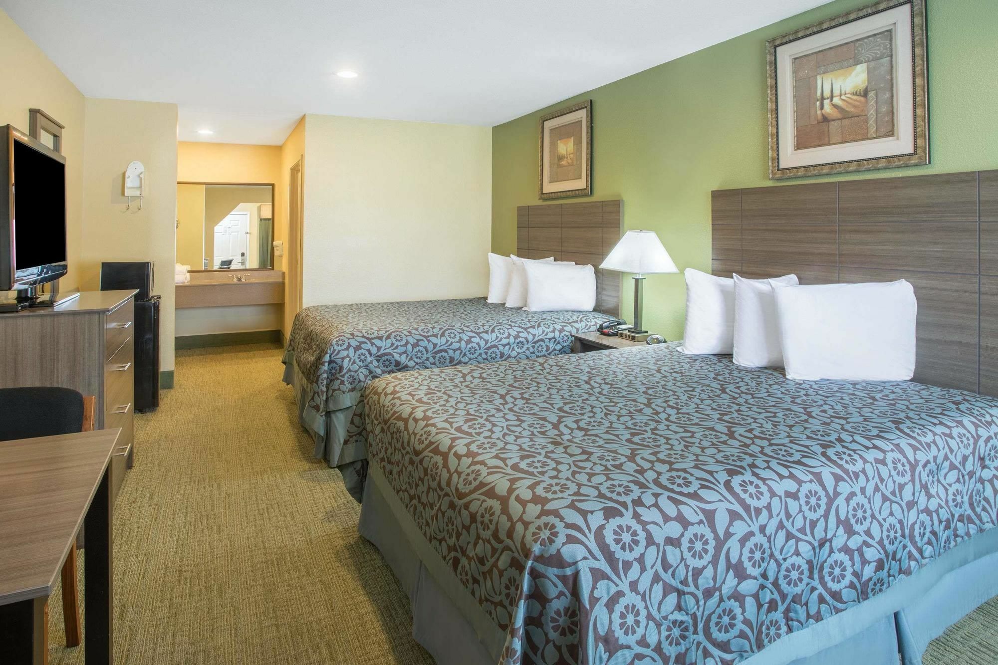 Days Inn By Wyndham Abbeville Екстер'єр фото