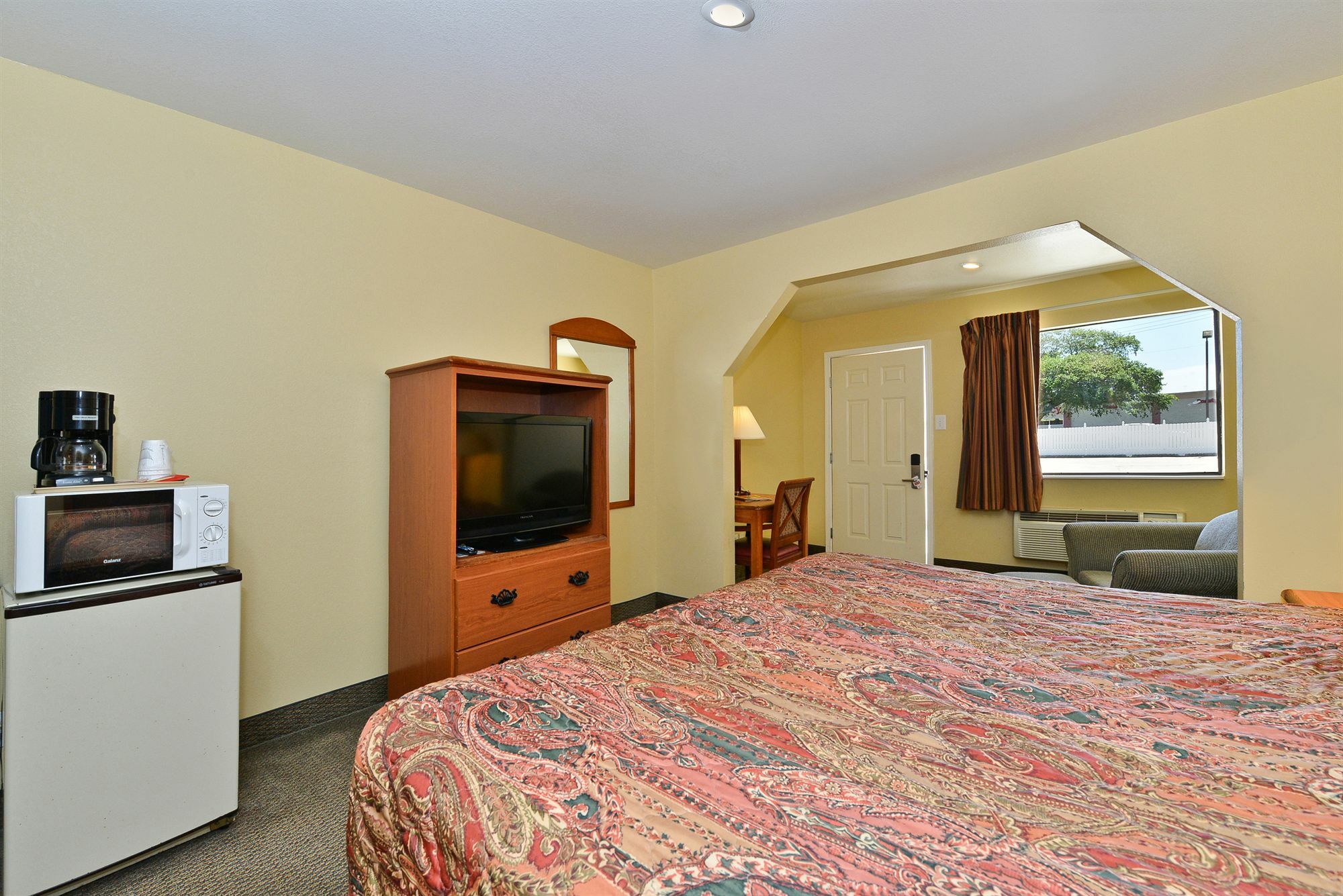 Days Inn By Wyndham Abbeville Екстер'єр фото