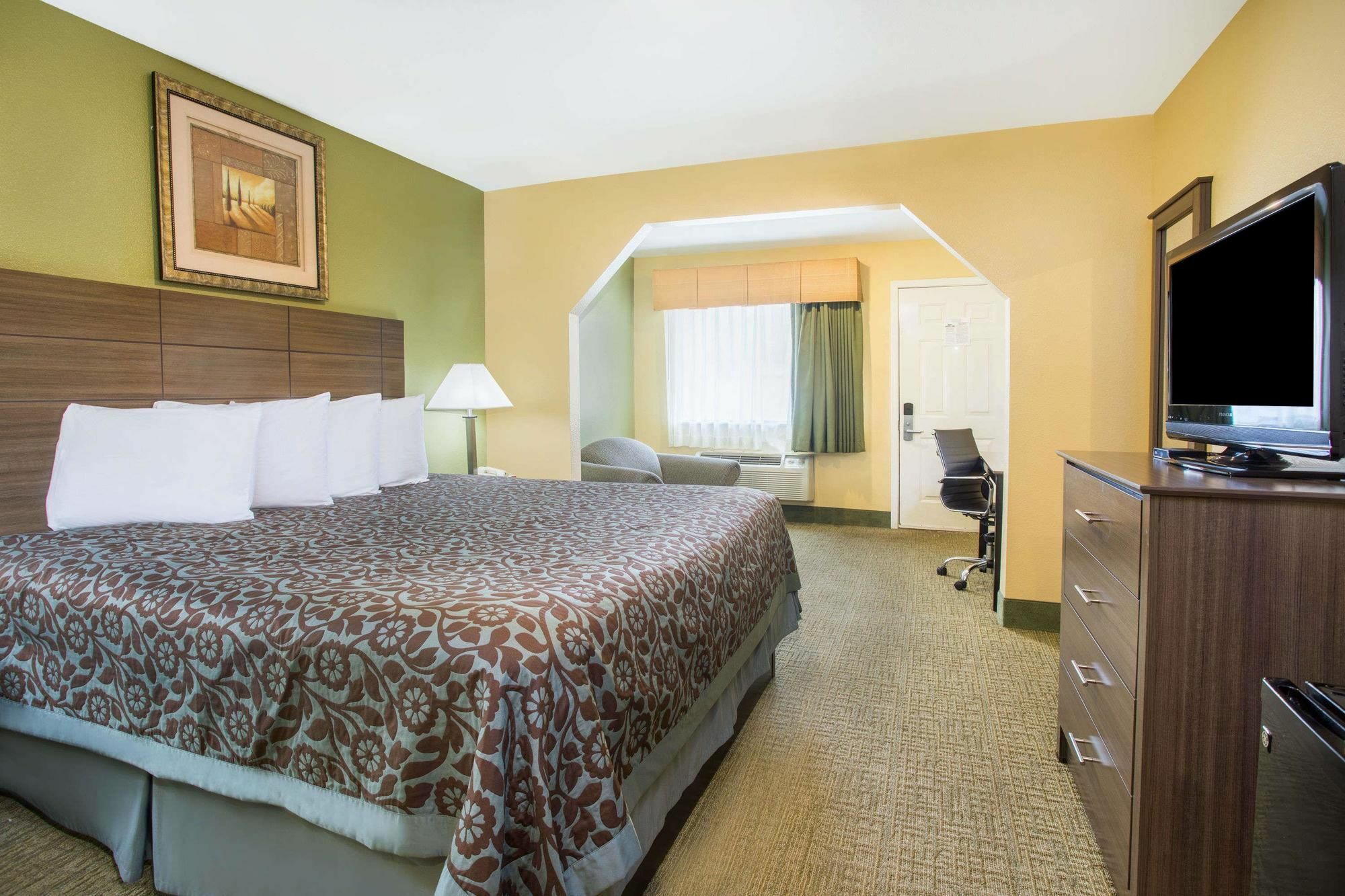 Days Inn By Wyndham Abbeville Екстер'єр фото